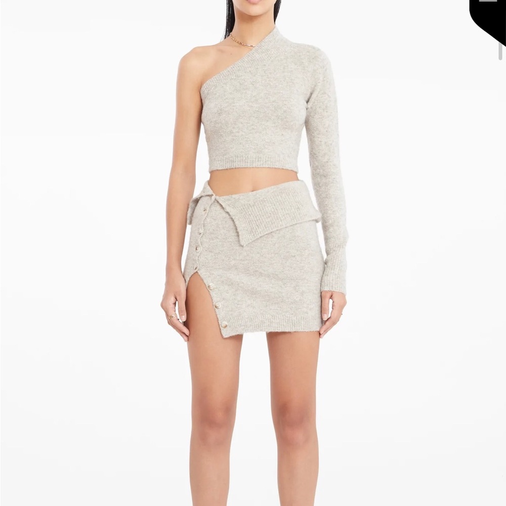 Ruve Set (M) - Selva Skirt & Youn Top